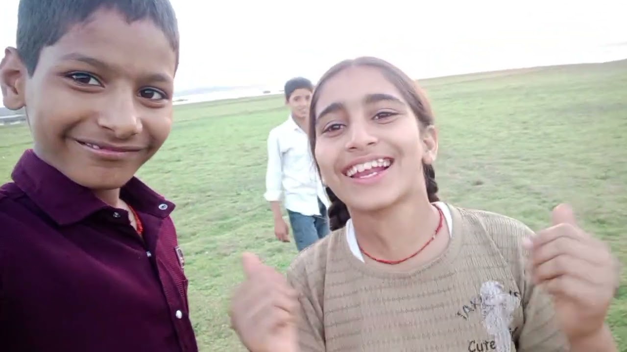 Talab me match dosto ke sath 