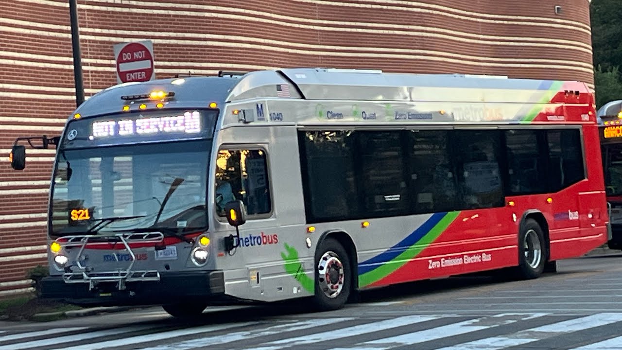 World Premiere WMATA 2025 NovaBus LFSe #1042 on Route C11 