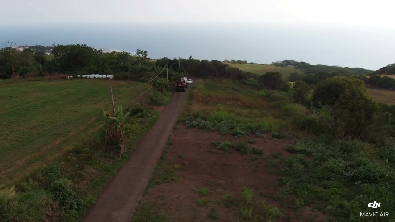 Massey ferguson 7726_S avec tonne à lisier mauguin 16700L à l’île de la Réunion 🚜🇷🇪