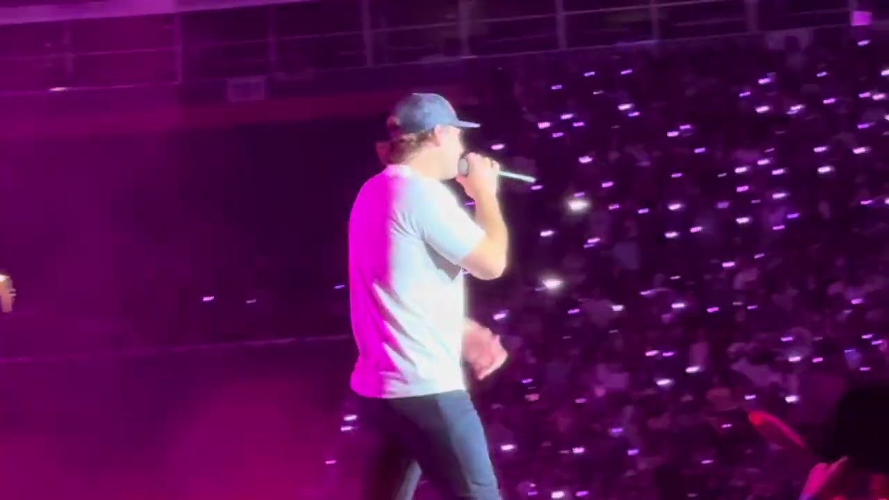 “Cowgirls” Morgan Wallen One Night at a Time Tour