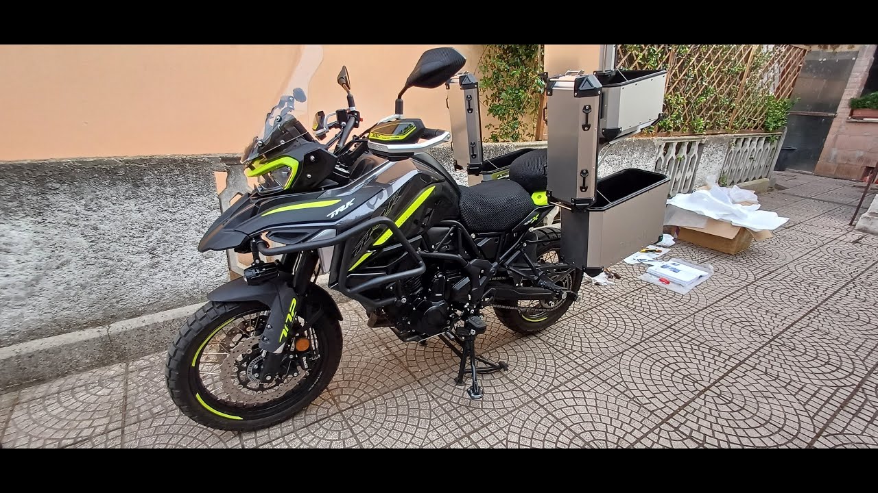 Montaggio kit valige su TRK 702 X