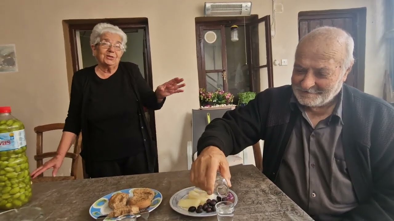 Κρητη με τη φιλοξενία σου!Αυτή τη φορά φύγαμε με μυστικά για να φτιάξουμε καλές ελιές.Κεραμουτσι