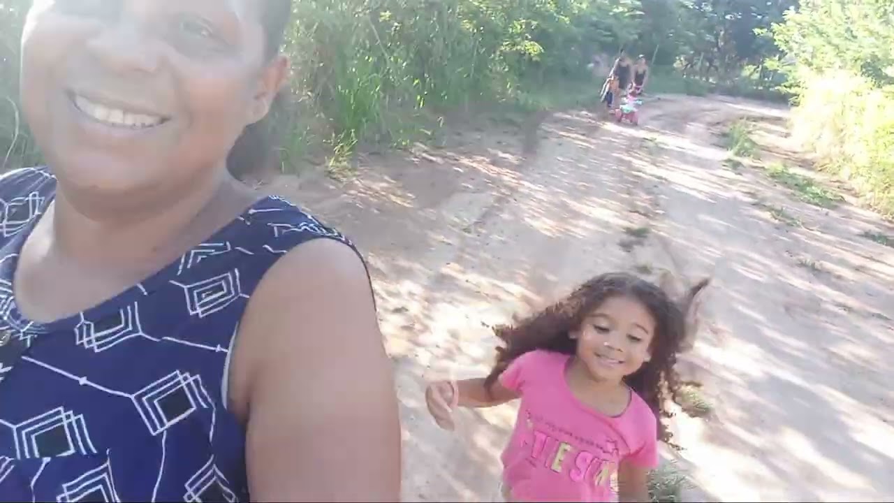 Indo colher manga com meus netinhos 