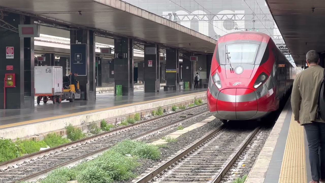 Frecciarossa : Red Arrow                              High-speed train in Italy 🇮🇹