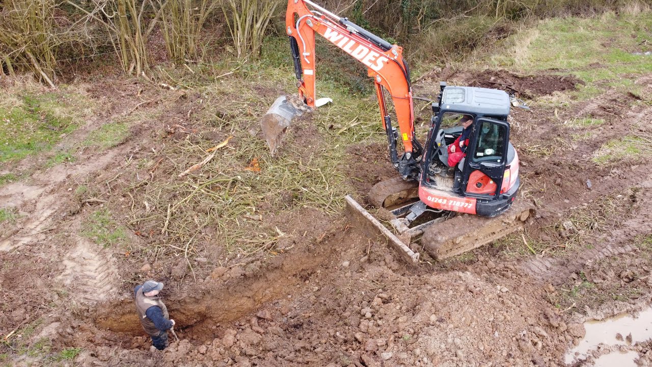 DRYING THE FIELDS UP! DOING DRAINAGE WORK ON THE FARM.
