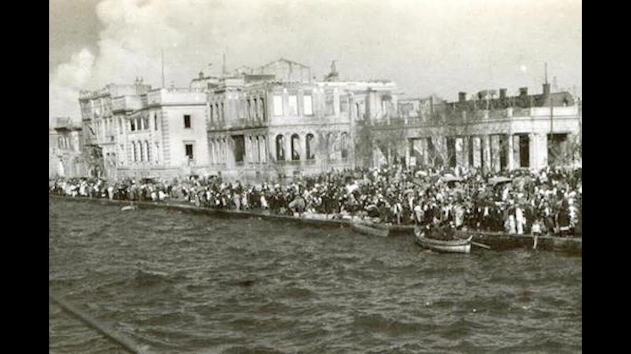 Hell on the Quay as the fire surrounds the refugees in Smyrna