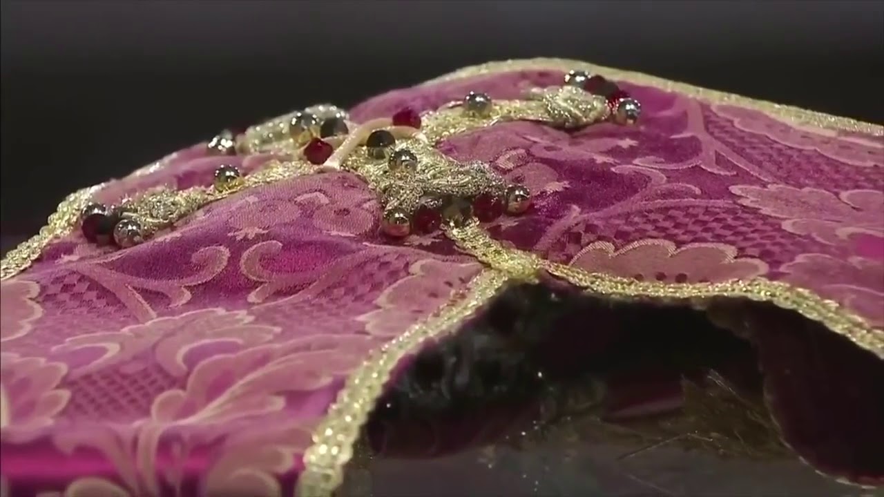 POPE FRANCIS VISITS SAINT PADRE PIO   INCORRUPT BODY