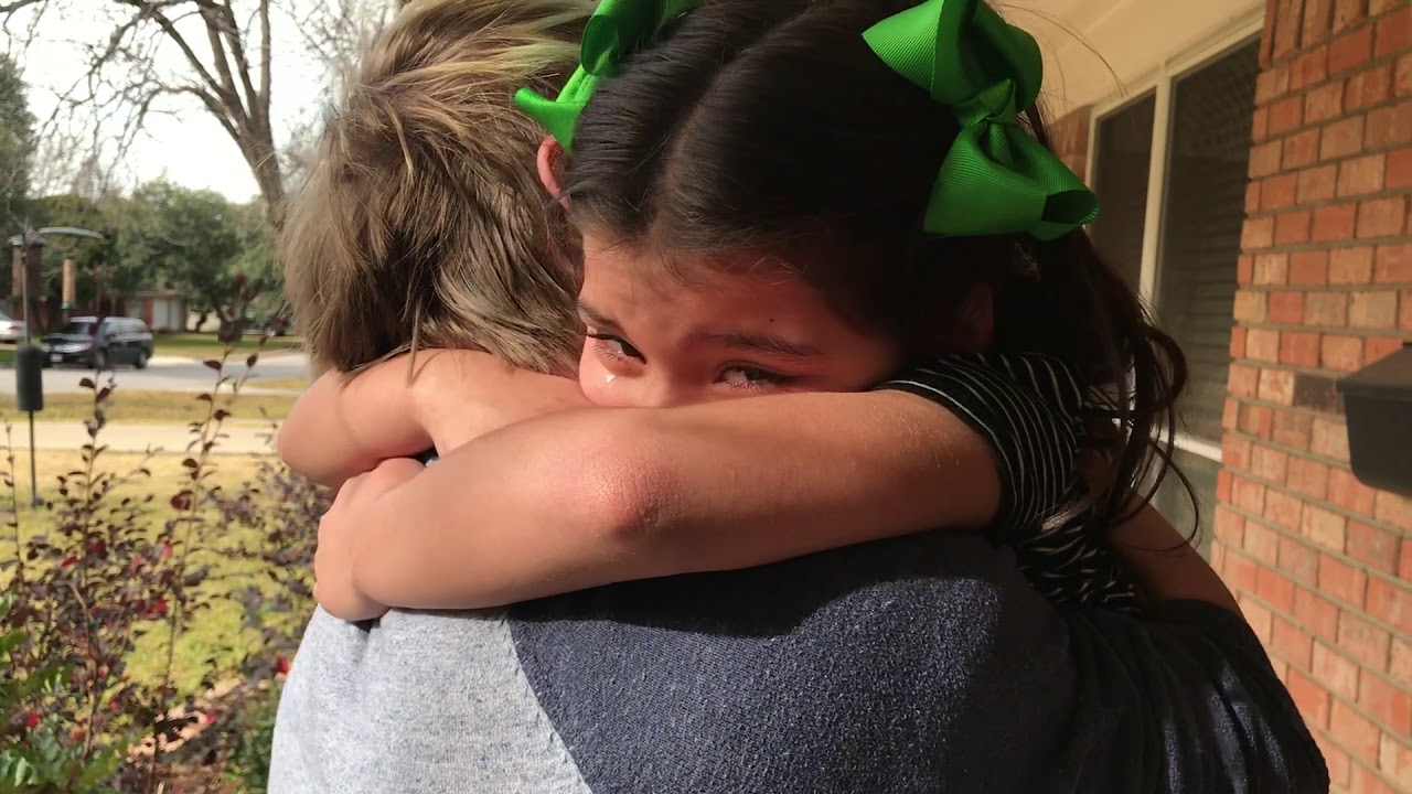 Surprise visit - dad surprises daughter