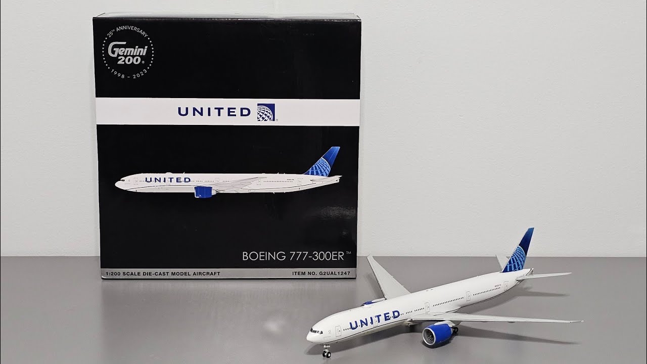 Gemini 200 United Airlines Boeing 777-300ER [N2352U] 1/200 Scale Model Airplane Review