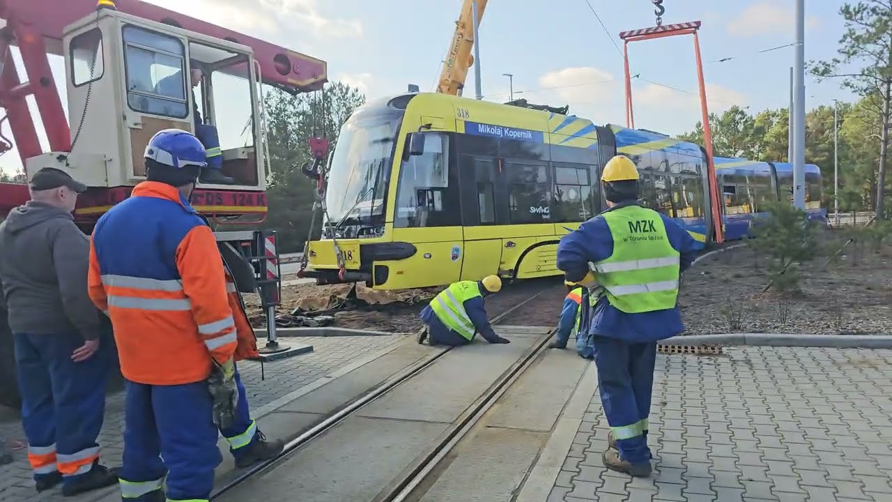 Podnoszenie wykolejonego tramwaju
