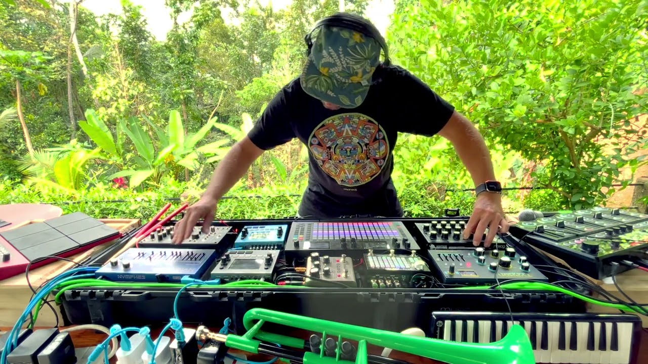 DAWless Hardware Jam Arranging Music Ideas Creating Production Inspiration Trk 7 [Bali Kitchen Sesh]