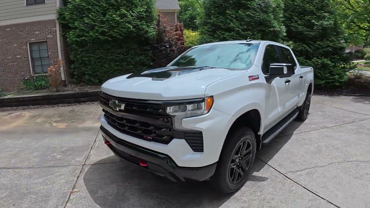 Chevy Silverado LT Trail Boss Z71 - The Full Sized Off-Road BEAST!!