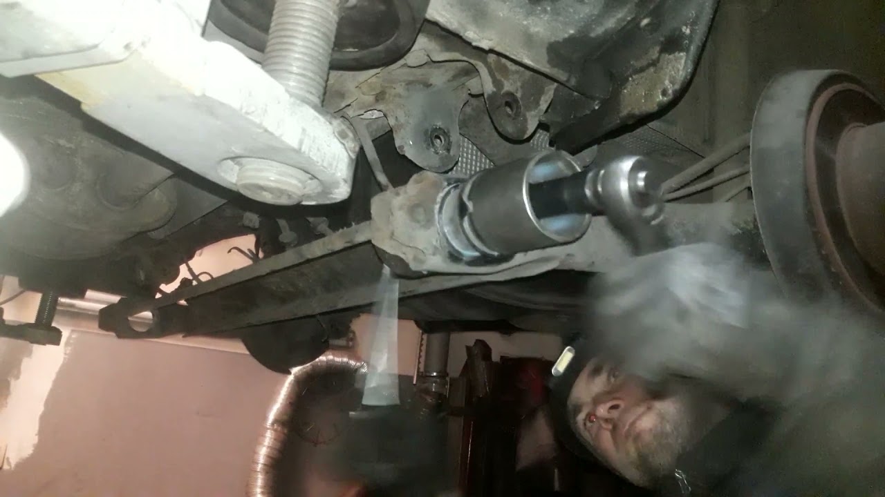 Wymiana tulejek belki tylnej Audi A4 2000 r.