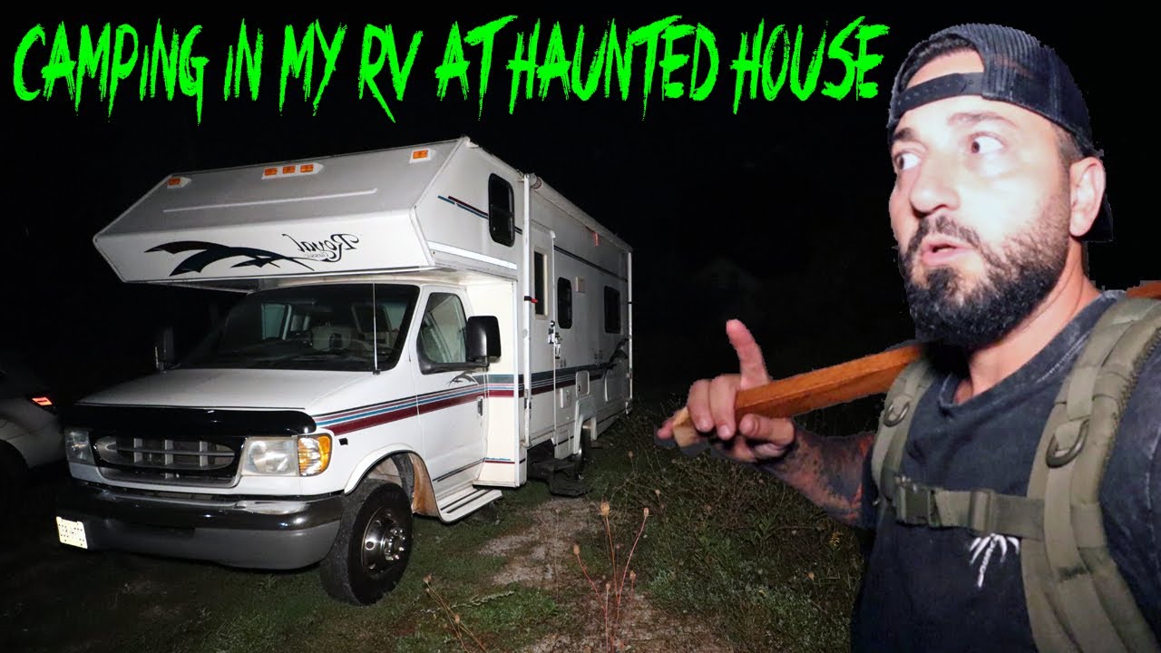 КЕМПИНГ В МОЕМ ДОМЕ НА АВТОДОМЕ В ЗАБРОШЕННОМ ДОМЕ С ПРИВИДЕНИЯМИ, КОТОРЫЙ ПОШЕЛ НЕ ТАК