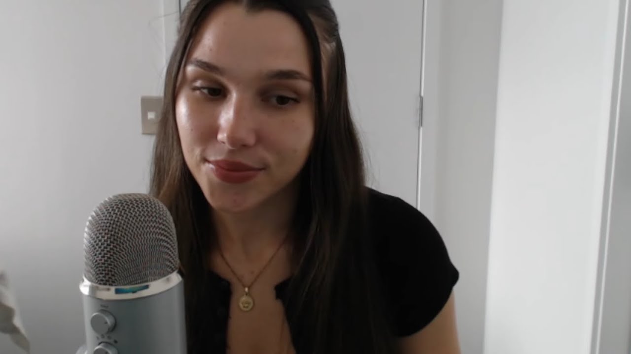 ASMR PLAYING FALL GUYS !!