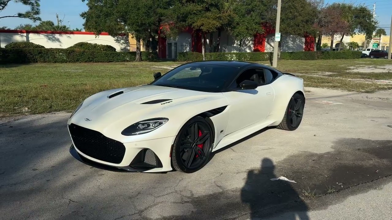 Видеообзор Aston Martin DBS Superleggera 2019 года.