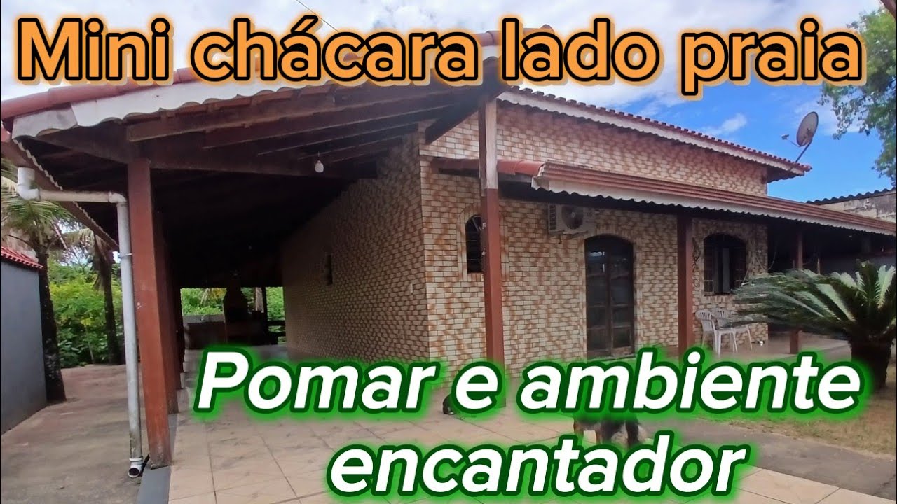 Mini Chácara lado praia com duas casas, pomar e excelente conservação.