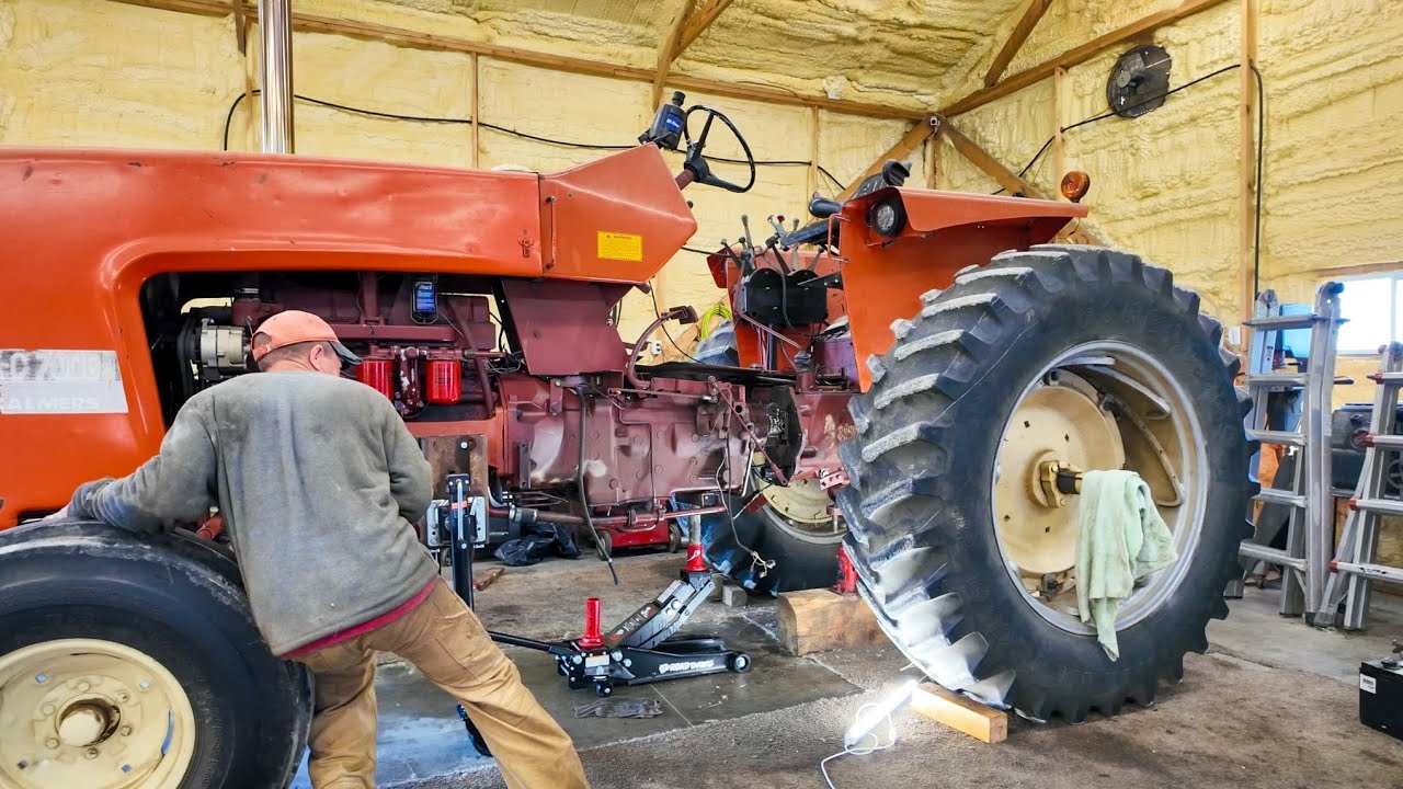 Splitting an Allis Chalmers 7000 Tractor | PowerShift Transmission Diagnosis & Repair