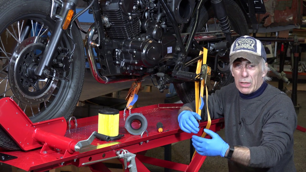 Brixton 125 CC, DIY Replacing and cleaning the Airfilter