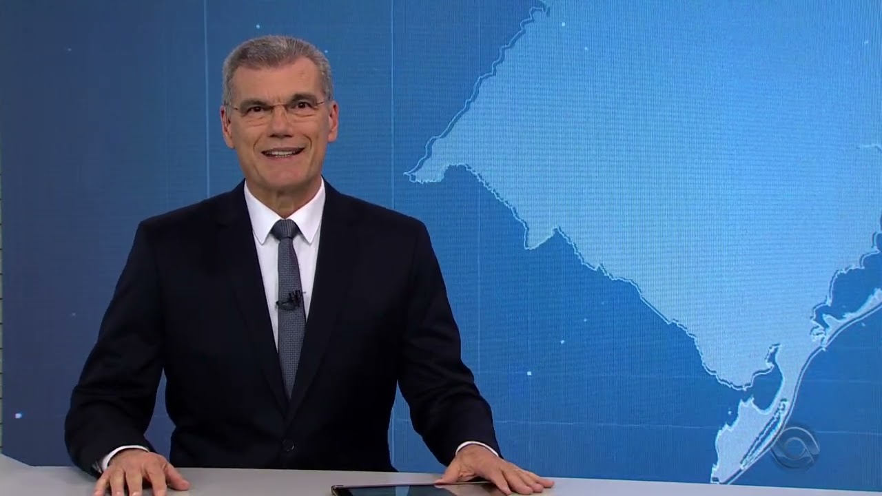 [RBS TV] - El&oacute;i Zorzetto &eacute; surpreendido ao vivo no RBS Not&iacute;cias com volta de intervalo - 28/12/2022