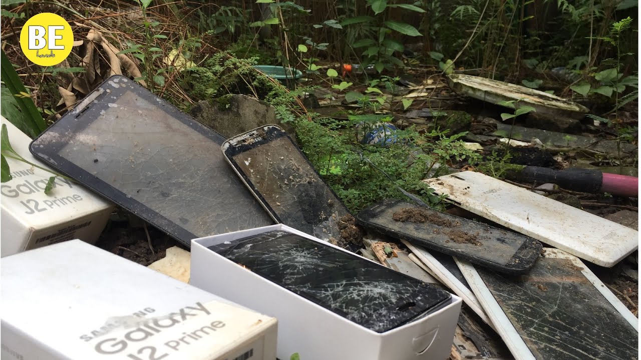 Looking for used Phones in the Trash - Destroyed Phone Restoration ‼