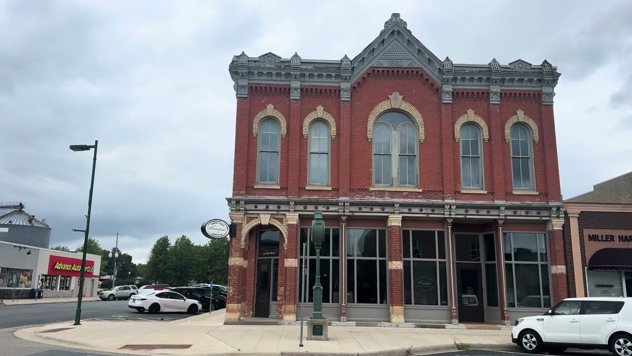 Walking in Farmington, Minnesota | September 19, 2025