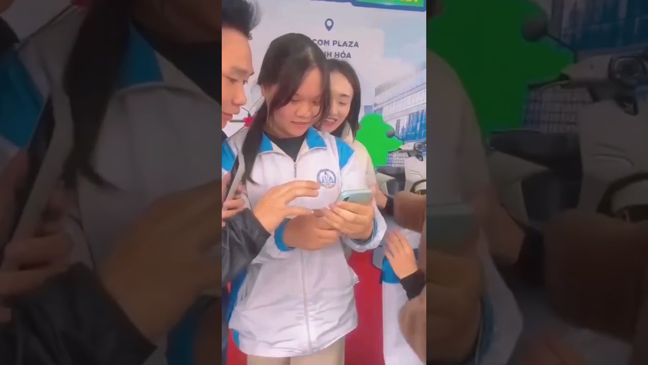 Sốc ! Cô gái ở thanh hoá mua xe máy điện trúng ngay oto VF3 gần 300tr