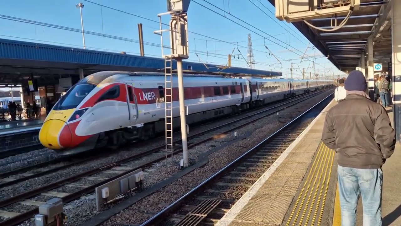 LNER Azuma class 800 and Lumo class 803 at Doncaster 