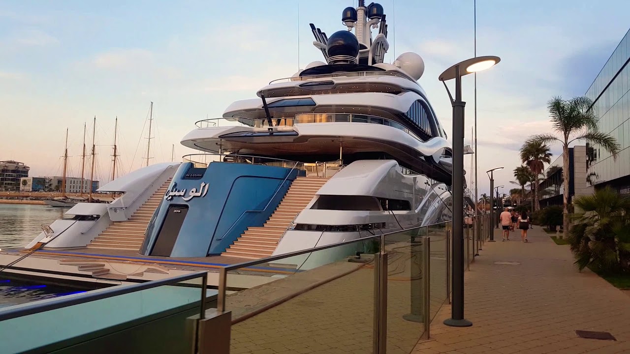 Al Lusail $300m Super Yacht spotted in Port Tarragona
