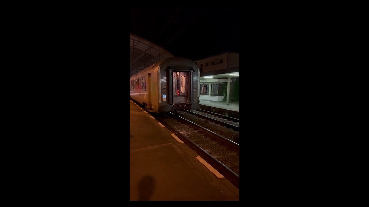 Manœuvre train de nuit en gare de Montauban.