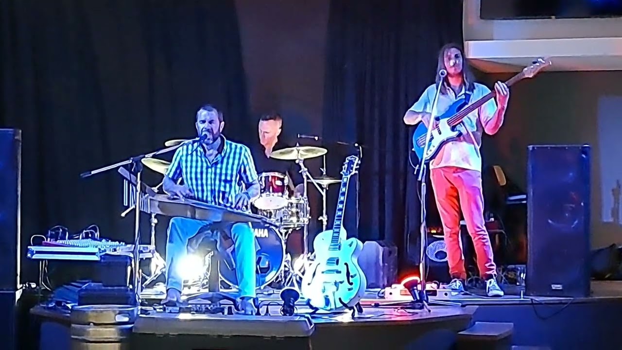 Do A Little - Mason Rack Band - Live - Sawtell, Nov 2025