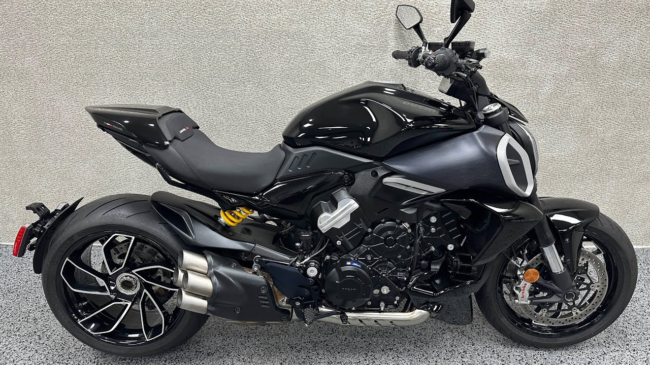 2024 Ducati Diavel V4 at Joe's Bikes - $19,999