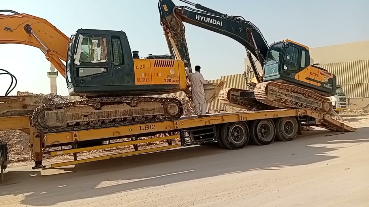 Hyundai HX 220 HD Crawlar Excavator & Hyundai 220 LC Loading on Trailar Low bed / Amazing Experience