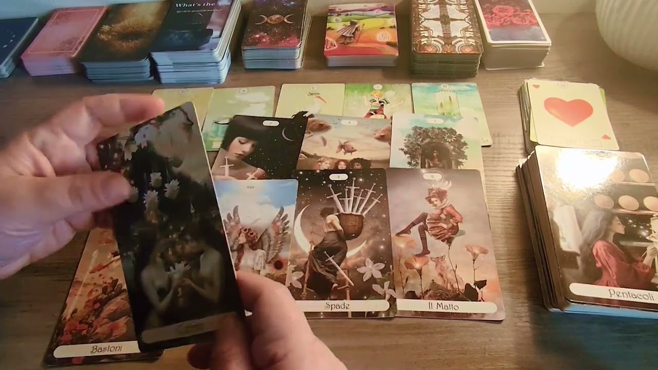 🔮✨COSA STA PENSANDO DAVVERO QUESTA PERSONA?🥀I PENSIERI CHE NON DICE 💫 #tarot 