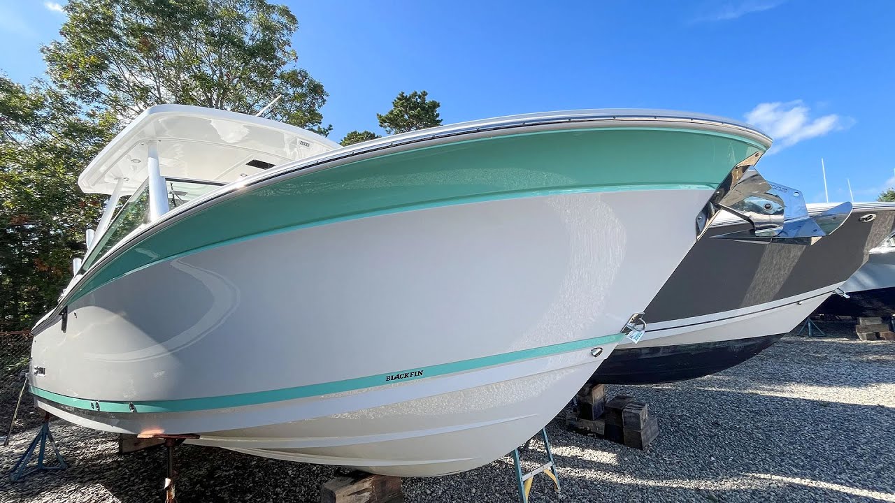 2022 Blackfin 272 DC | Pre-Owned at Bosun&rsquo;s Marine Mashpee, MA