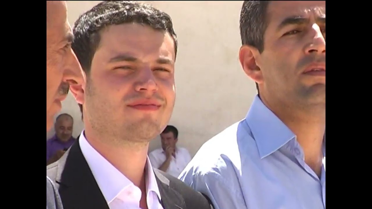 NİHAT PİRUZBEYOĞLU DÜĞÜNÜNDEN YEREL ŞARKİLAR