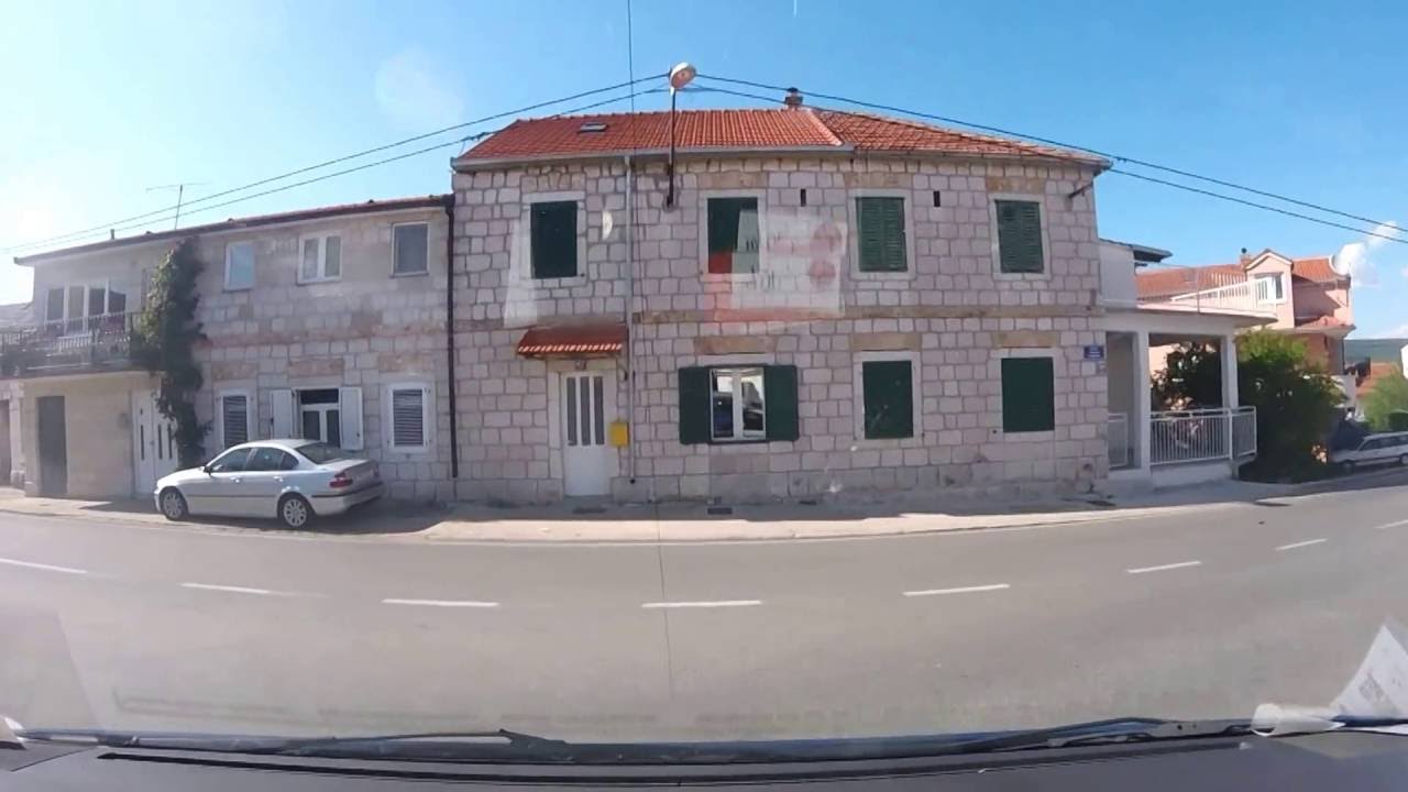 Road to Villa Marchelina - Grubine