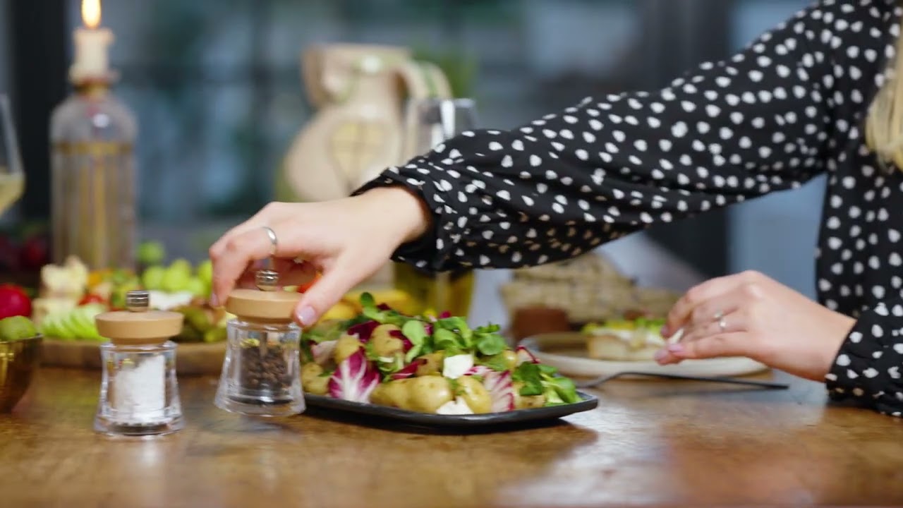 How to Adjust the Grind on Holborn Salt & Pepper Mills | Cole & Mason