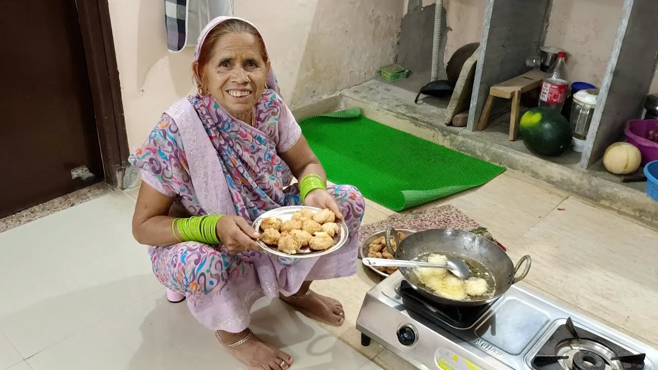 आज अम्माजी ने बनाये हिस्से 😄😂🤣