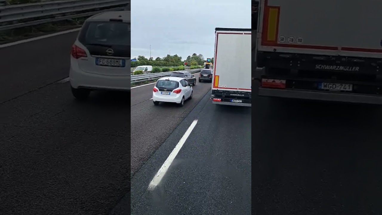 incidente tra camion ma uno in terza corsia?