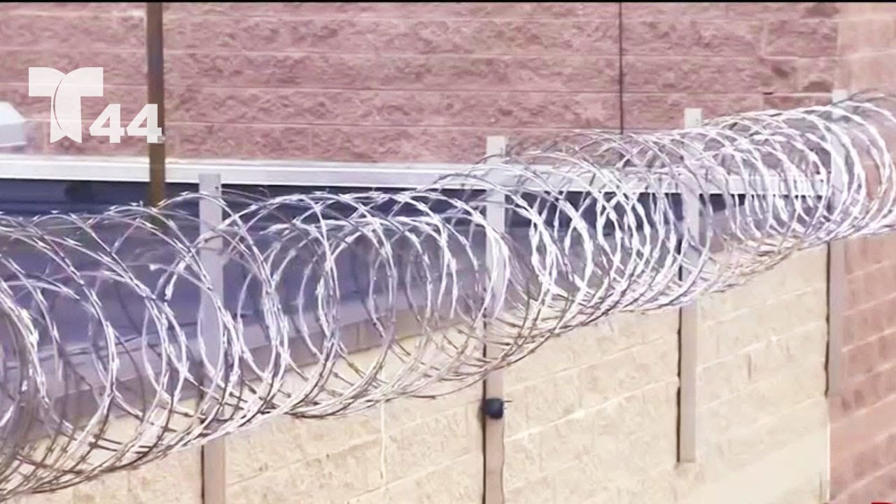 &ldquo;Pidi&eacute;ndole a Dios estamos&rdquo;: detenidos en centro de ICE denuncian falta de cuidado durante pandemia