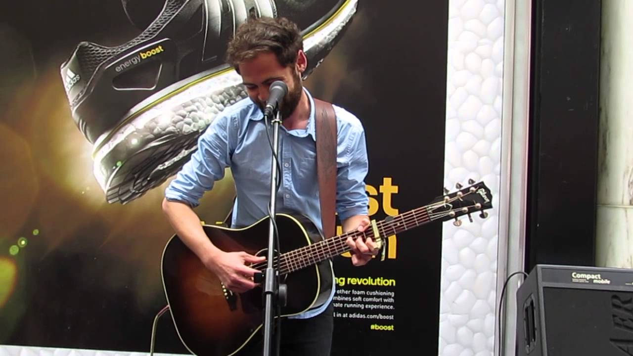 Passenger - Caravan/The Sound of Silence (Busking in Sydney 6/4/13)