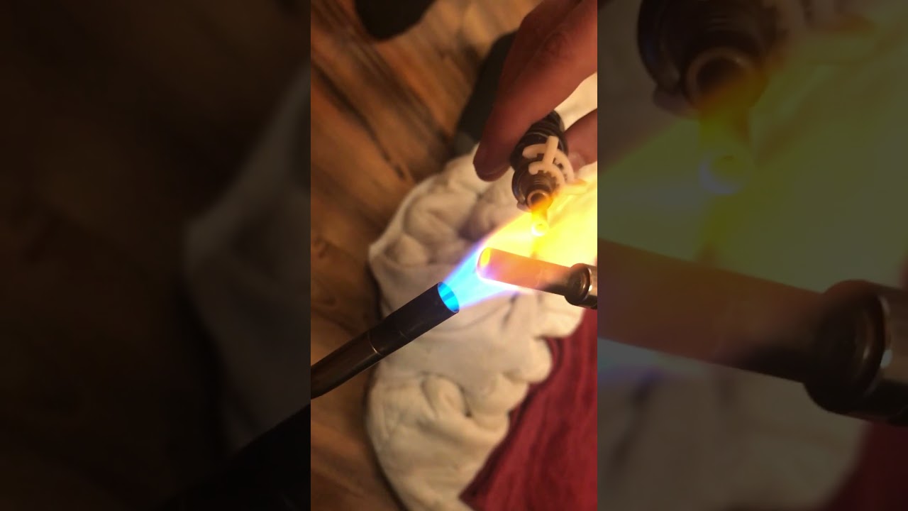 Smoking wax dab 