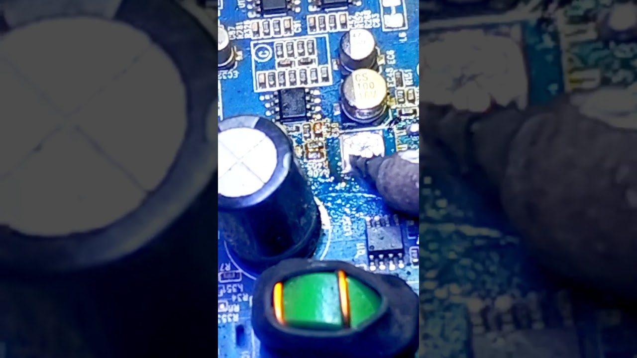 Removing an IC from a PCB Safely and Correctly 🔧#ICRemoval #PCBRepair #ElectronicsRepair #ICRepair