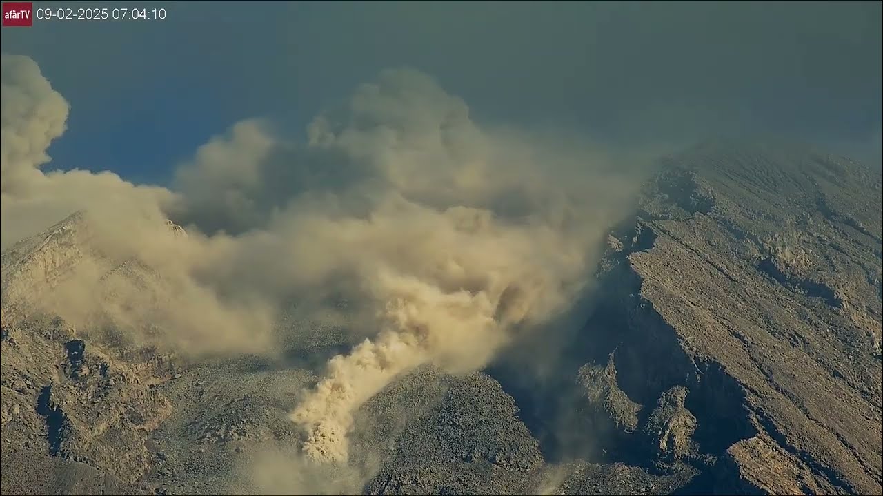 Sep 2, 2025: Pyroclastic Flow from Semeru Volcanic Eruption Sends Boulders Tumbling (Indonesia)
