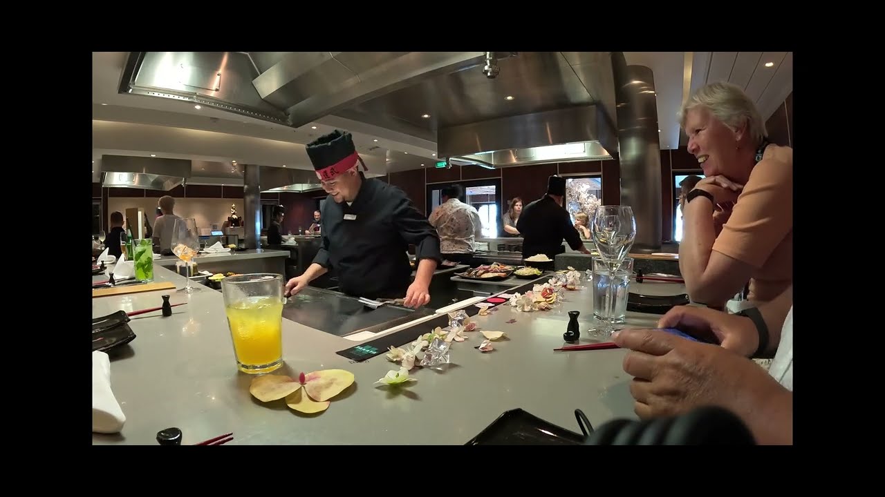 AIDA Cosma ,teppanyaki restaurant Master Ferdinand