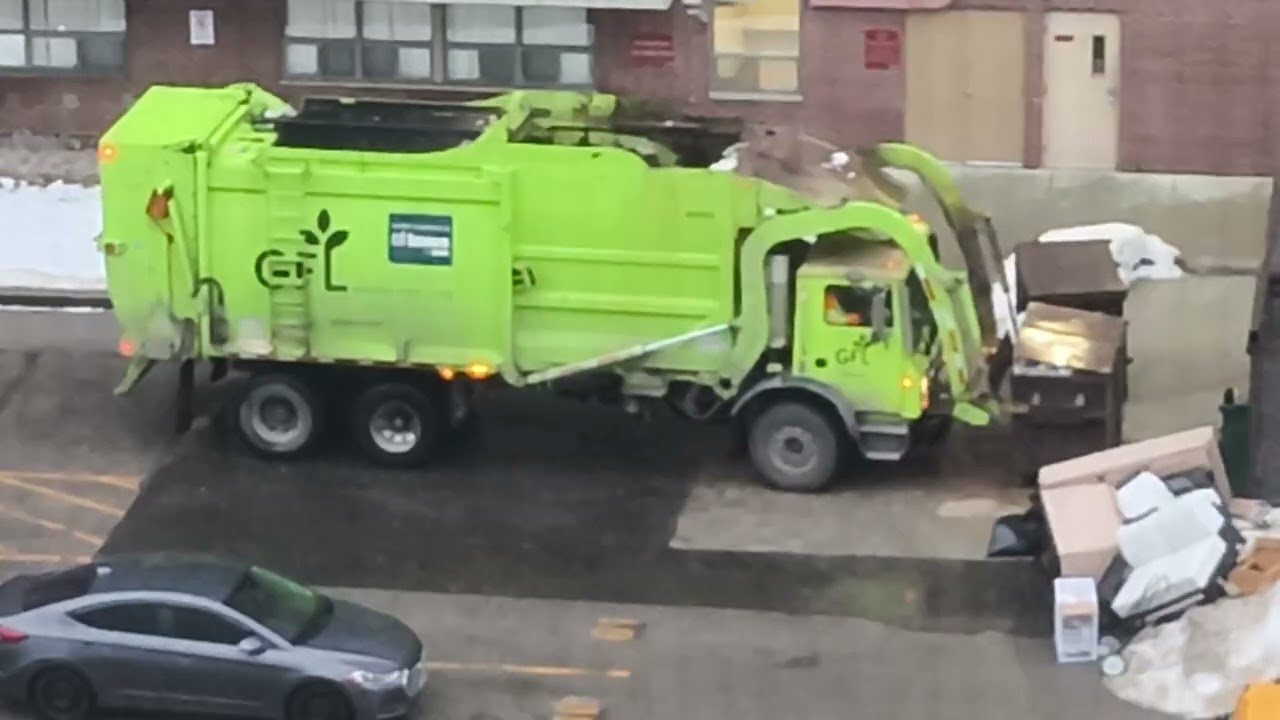 GFL Toronto Picking 2 Garbage Bin At Apartment 2350 it Came Around 7:36AM