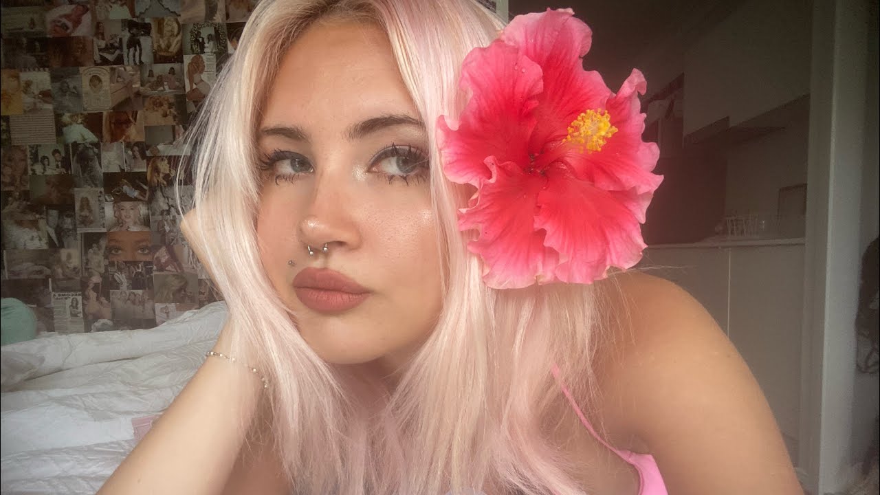 a very quick behind the scenes of my remy bond inspired photoshoot 🌺🌺