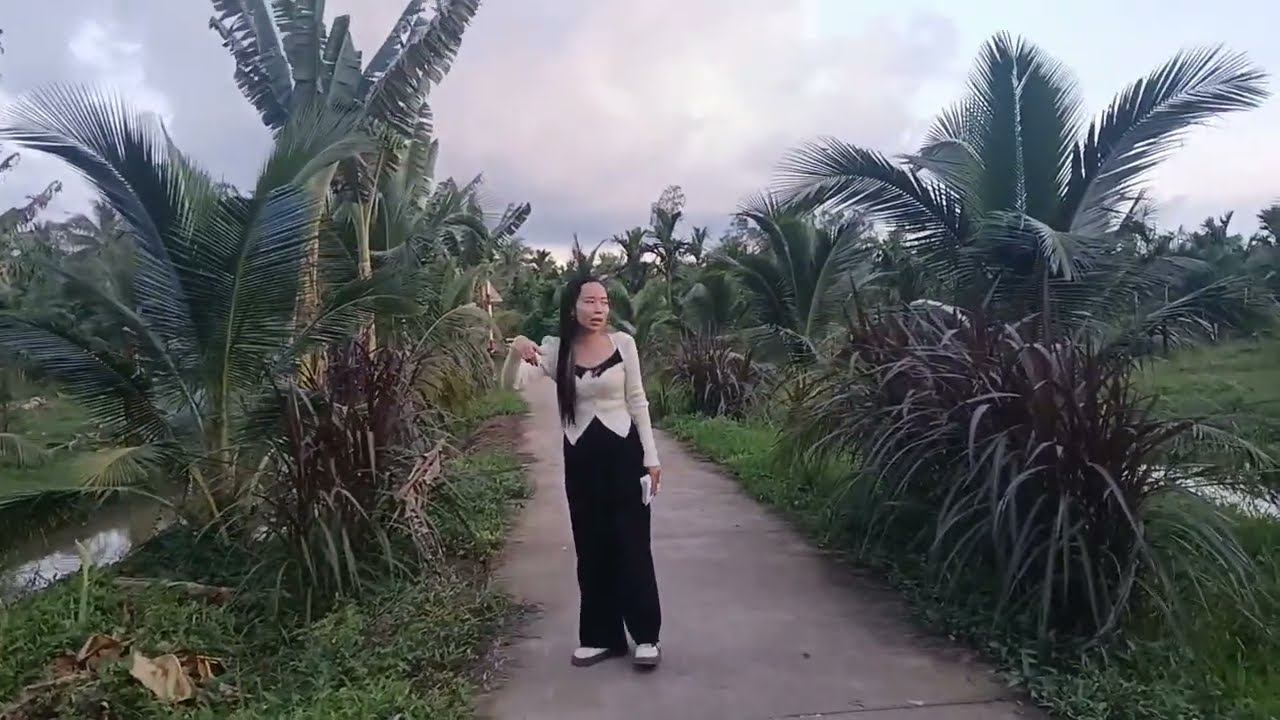 220tr/công,10 công,dừa sáp+chuối sáp.Mặt tiền đal 2m,cách nhựa 400m,chợ PhongThạnh 1,4km☎️0706584920