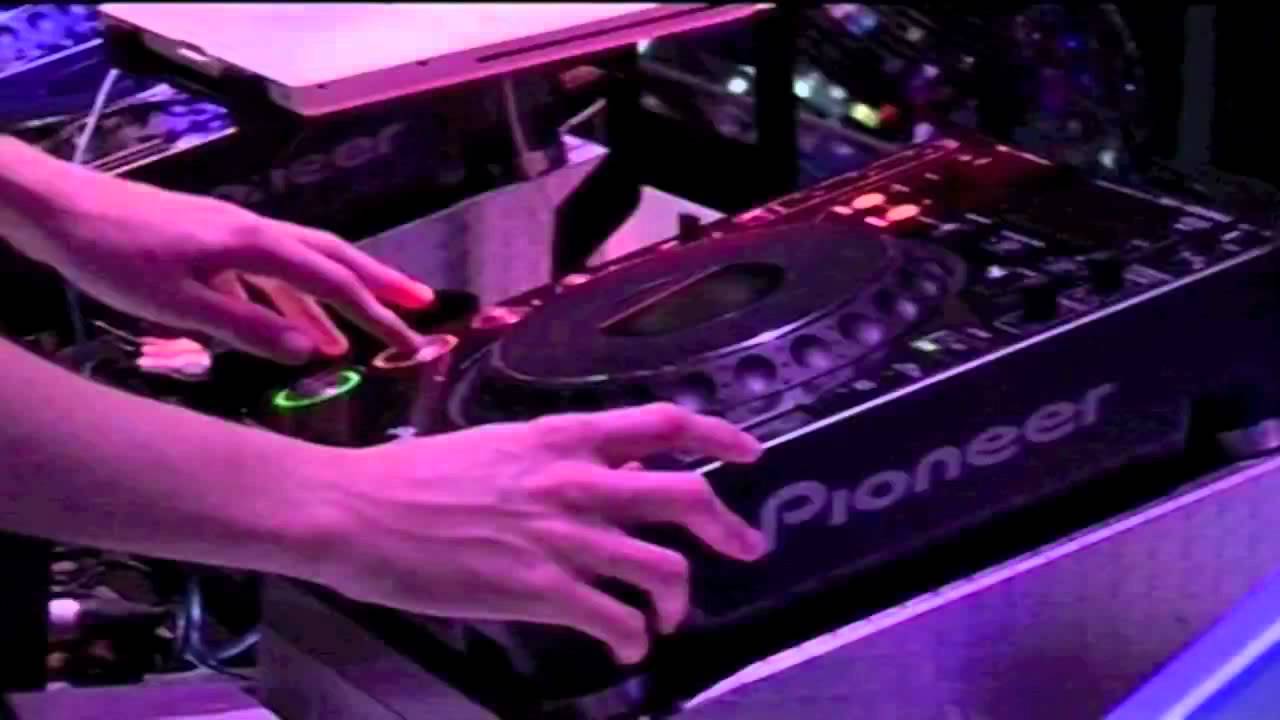 Alvaro Guerra & Kilian Dominguez - Summer Groove (Official Video) [En HD]